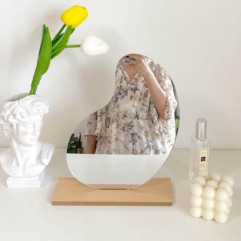 Aura Minimalist Mirror